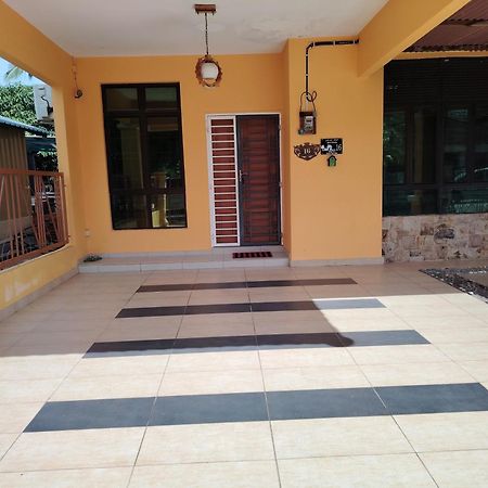 Afwan Homestay Klebang Melaka Exteriör bild